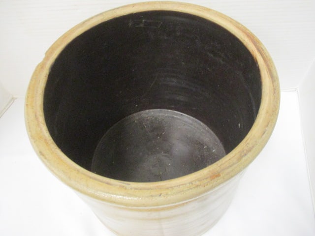 BW Harrington 3 Gallon Stoneware Crock (Elma,NY) - 2