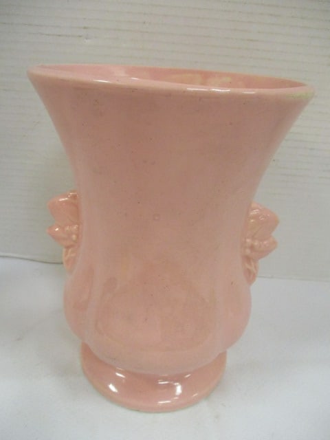 McCoy Pink Art Pottery Vase (Unmarked) (1 of 5)