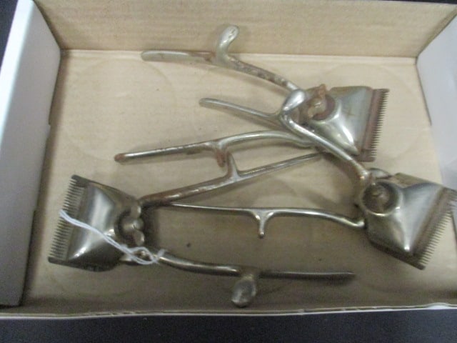 Vtg. Metal Manual Hair Clippers/Barber Cutters (Lot of 3): some rust