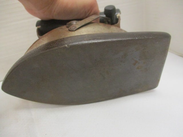 Asbestos Sad Irons (2) & Best Sad Iron Base - 7