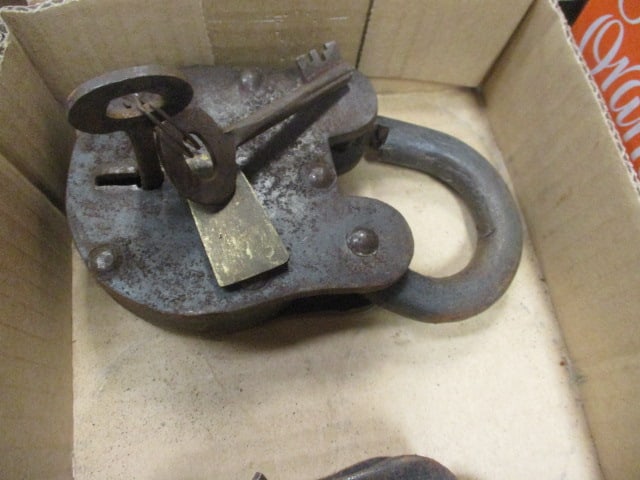 Antique Style Padlocks w/Keys (2) - 4