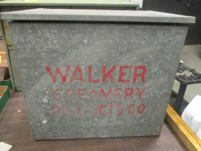 Walker Creamer Products Galvanized Porch Milk Cooler Box (1 of 5)