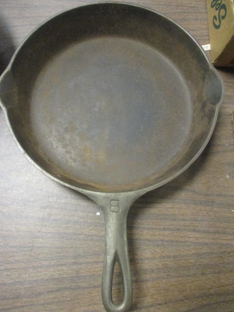 Griswold #8 (10 1/2") Skillet (1 of 4)