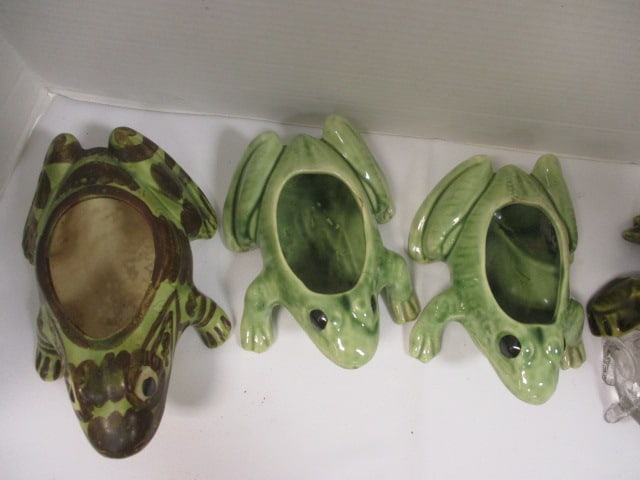 4 Green Frog Pottery Planters-Largest is McCoy - 4
