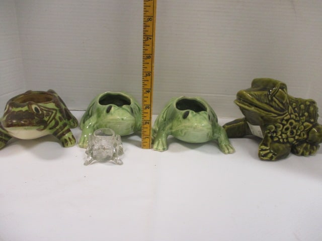 4 Green Frog Pottery Planters-Largest is McCoy - 9
