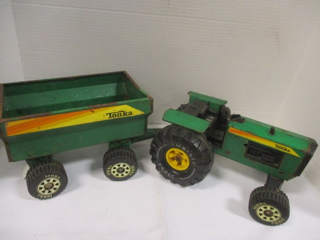 Tonka Vtg. Tractor & Trailer Set (1 of 7)
