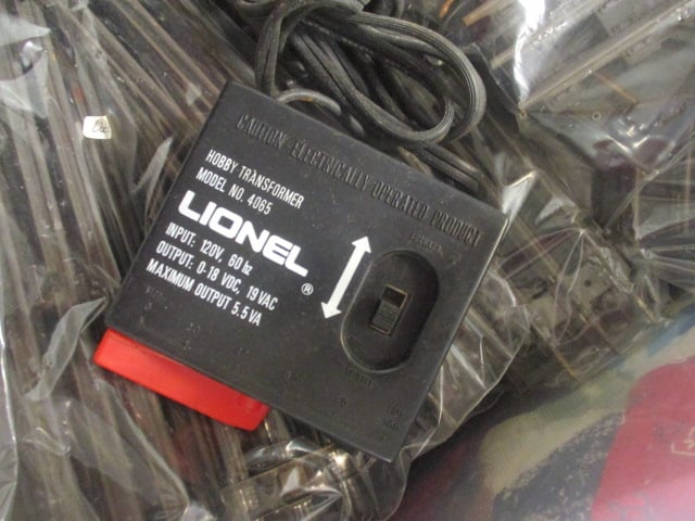 Lionel The Texas Special Red Engine, Lionel Transformer, Tracks - 5