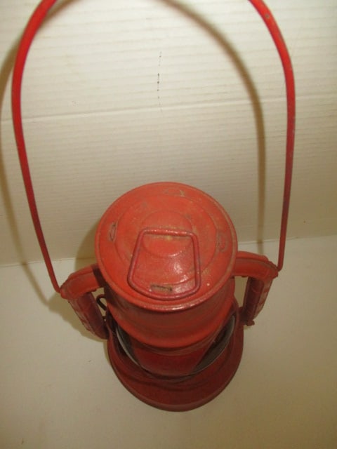 Dietz Little Wizard Lantern w/Red Glass Globe - 3