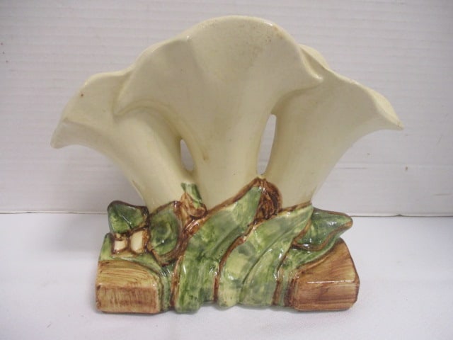 McCoy Vtg. Calla Lilly Pottery Triple Vase: 8 x 6 1/2