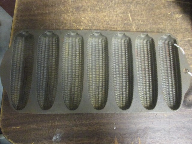 Griswold #273 Corn Stick Cast Iron Pan: 13 x 6