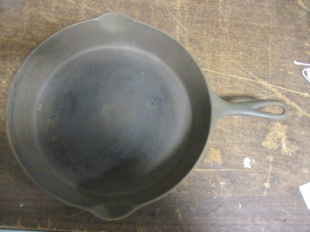 Wagner #9 Cast Iron Skillet: 11"