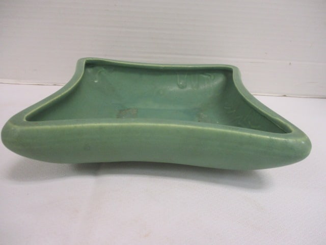 Brush McCoy USA #08 Square Flat Planter (1 of 3)