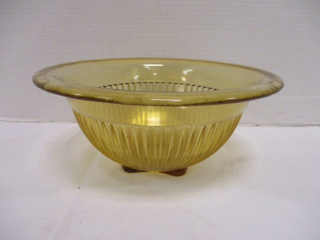 Federal Glass Vtg. Mixing Bowl w/Vertical Ribbing: 10" Diam. X 4" Deep