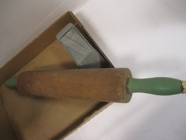 Dazey Butter Churn Lid Assembly, Antique Rolling Pin, & - 7