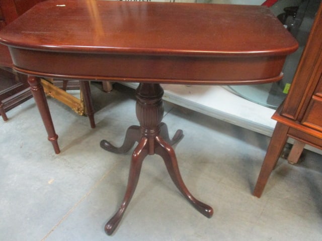 Bombay Co. Side Drawers Federal Style Table: 31 x 16 x 29