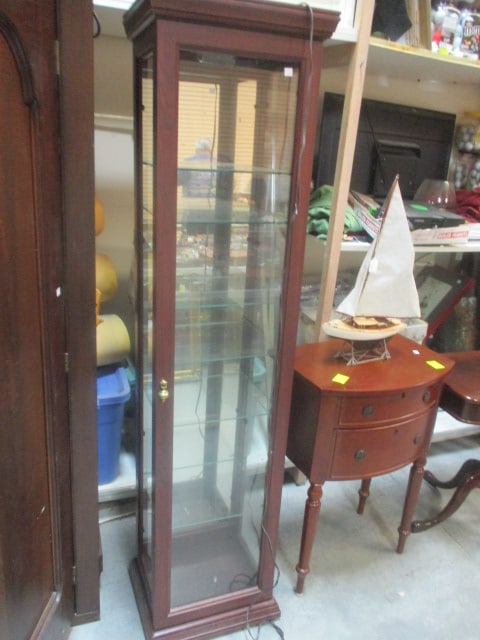 Illuminated Display w/6 Glass Shelves: 17 x 14 x 70 1/2