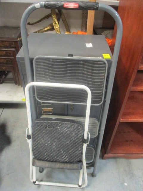 Rubbermaid 3 Step Stool & Cosco 2 Step Stool: .