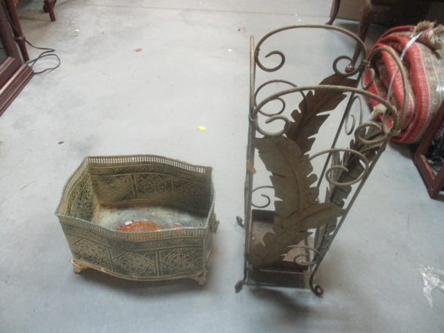 Metal Planter (13 x 10 x 8) & Metal Umbrella Stand 9 x 9 x 23: .