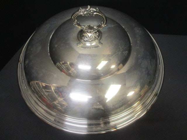 Sheridan Silverplate Footed Server w/3 Qt Pyrex Casserole - 3