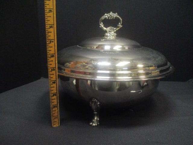 Sheridan Silverplate Footed Server w/3 Qt Pyrex Casserole - 6