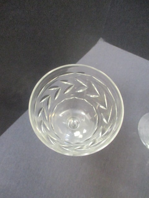 Crystal Wine Stems in Georgian Cut Pattern (Lot of 11) - 4