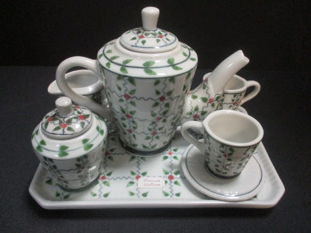Berry Vine Children's Mini Tea Set: .