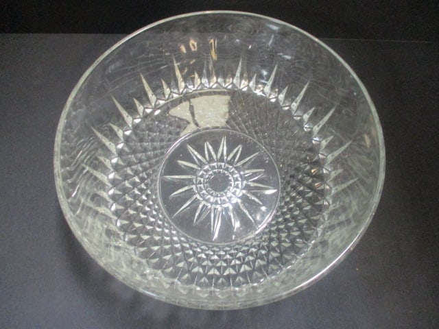 Arcoroc France Crystal Serving Bowl - 2