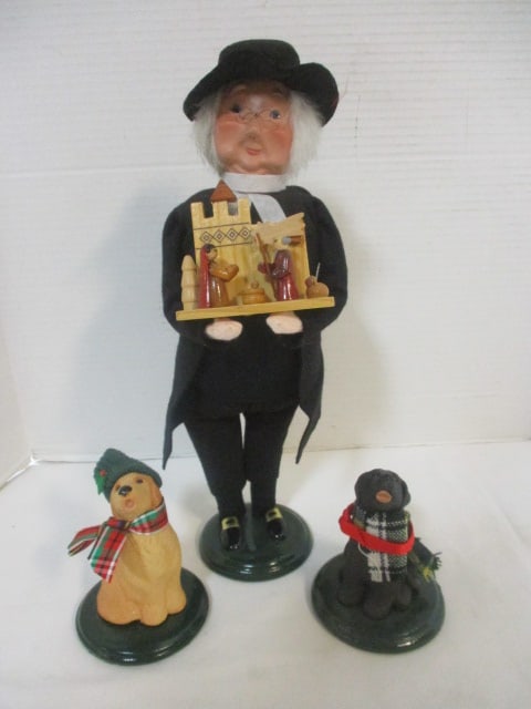 Byer's Choice 4" Dog Figurines (Lot of 2) & Parson Figure (13"): .