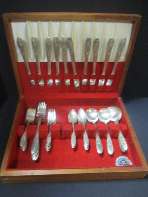 National Silver Co. Silverplate Flatware in Wood Case (1 of 8)