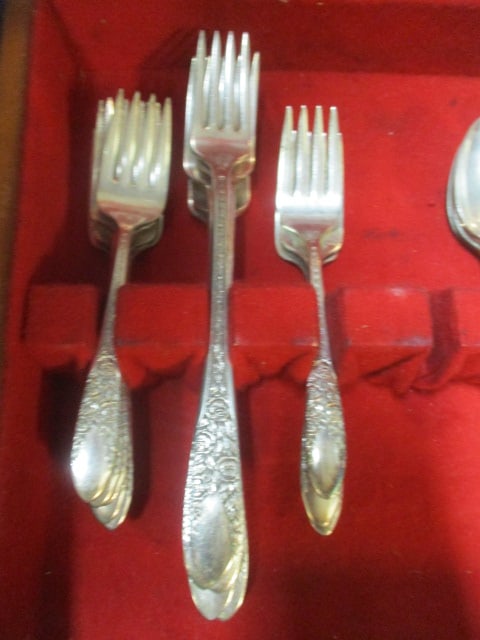 National Silver Co. Silverplate Flatware in Wood Case - 2