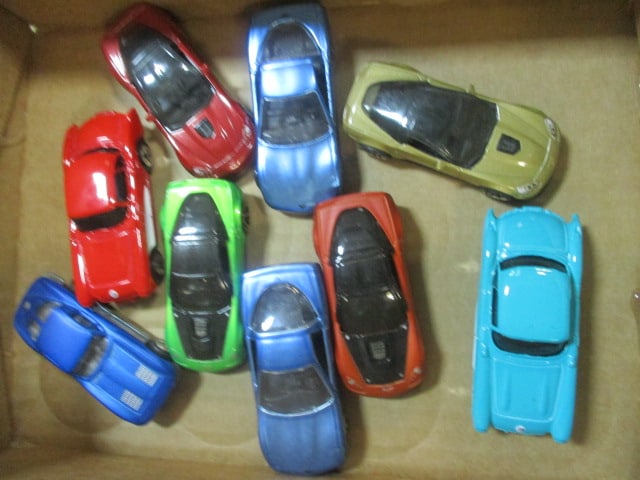 Maisto, Hot Wheels, Mattel Die Cast Grouping: See all pictures