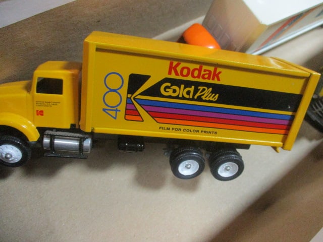 Corgi & Winross Die Cast Trucks - 3