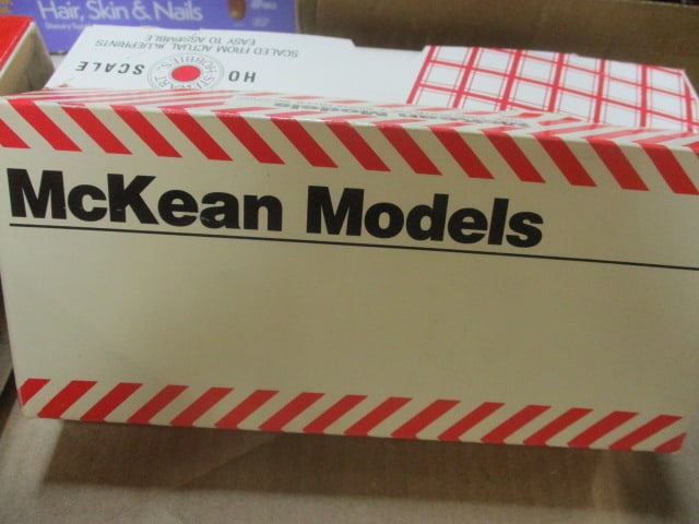 HO Scale Train Car Kits in Boxes (Lot of 6) - 3