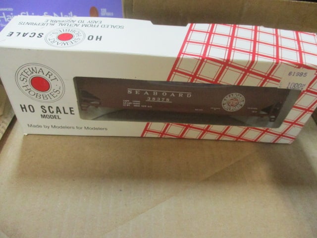 HO Scale Train Car Kits in Boxes (Lot of 6) - 4