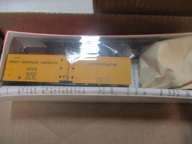 HO Scale Train Car Kits in Boxes (Lot of 6) - 5