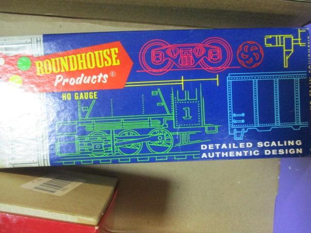 HO Scale Train Car Kits in Boxes (Lot of 5) - 4