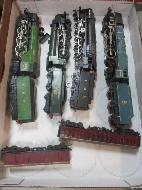 HO Scale Train Cars (Lot of 10) (1 of 6)