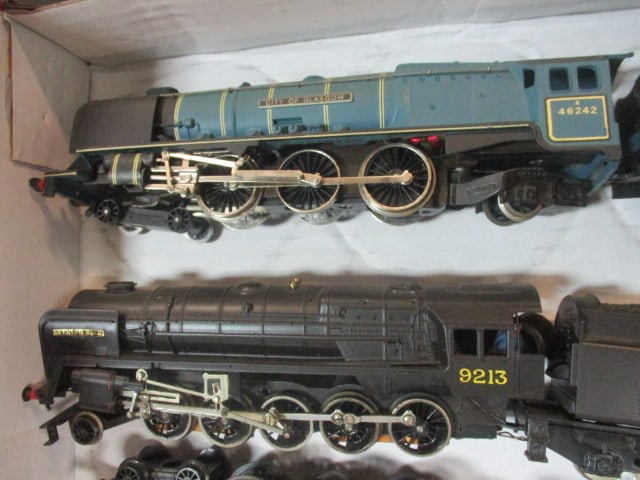 HO Scale Train Cars (Lot of 10) - 2