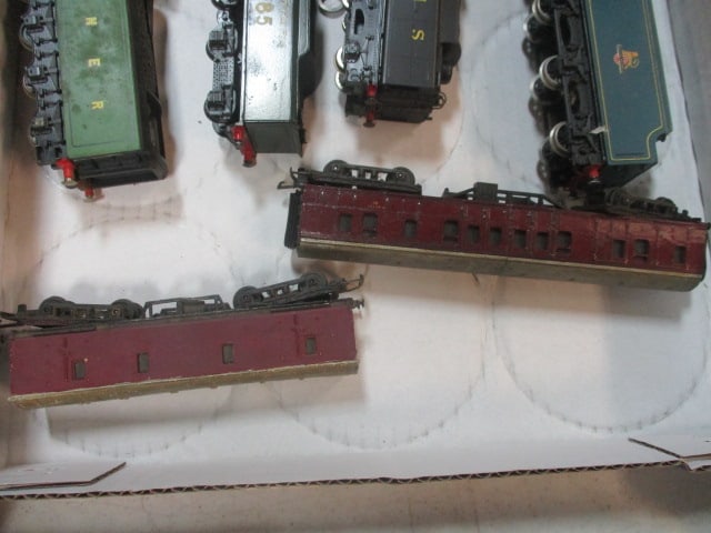 HO Scale Train Cars (Lot of 10) - 6