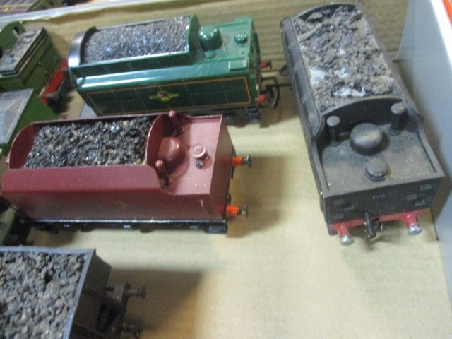 HO Scale Train Cars (Lot of 21) - 2