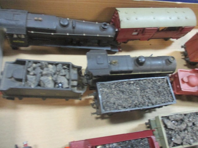 HO Scale Train Cars (Lot of 21) - 3