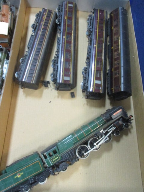 HO Scale Train Cars (Lot of 6) (1 of 4)