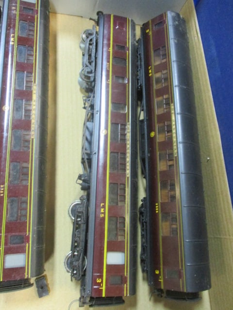 HO Scale Train Cars (Lot of 6) - 2