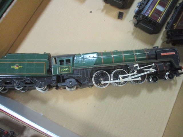 HO Scale Train Cars (Lot of 6) - 4