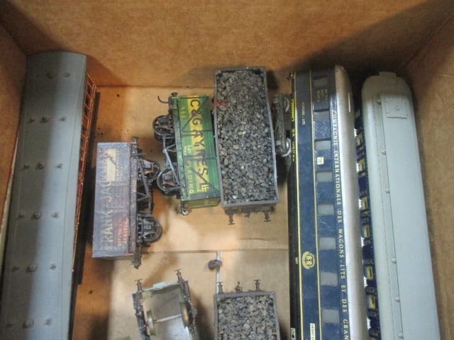 HO Scale Train Cars (20+) - 5