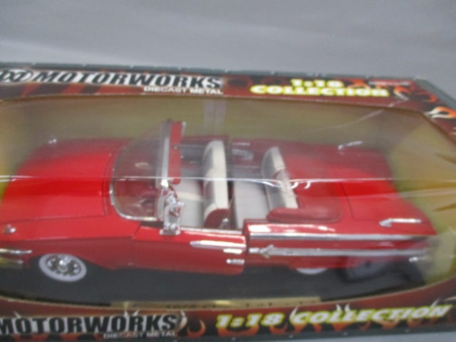 1960 Chevrolet Impala Convertible Diecast 1:18 Scale By Motor Max - 3