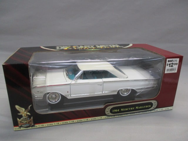 1964 Mercury Marauder Deluxe Edition Diecast 1:18 Scale: By Road Signature/Road Legends Series New Old Stock