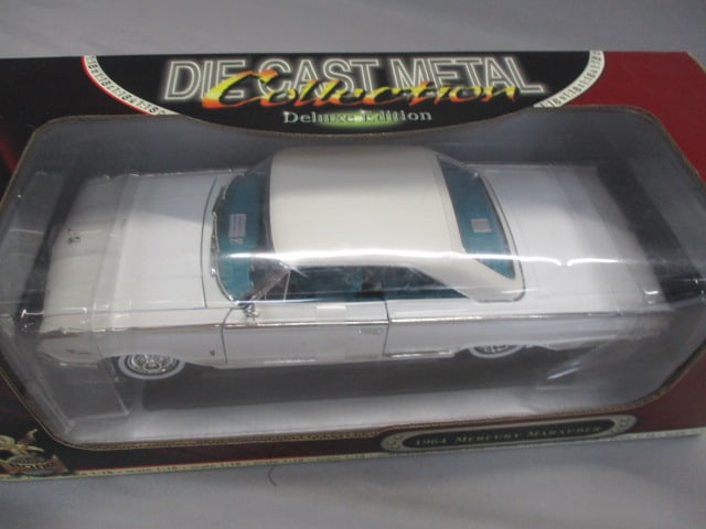 1964 Mercury Marauder Deluxe Edition Diecast 1:18 Scale - 3