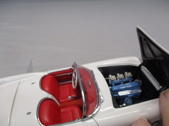 Franklin Mint Chevrolet Corvette Diecast 1:24 Scale - 5