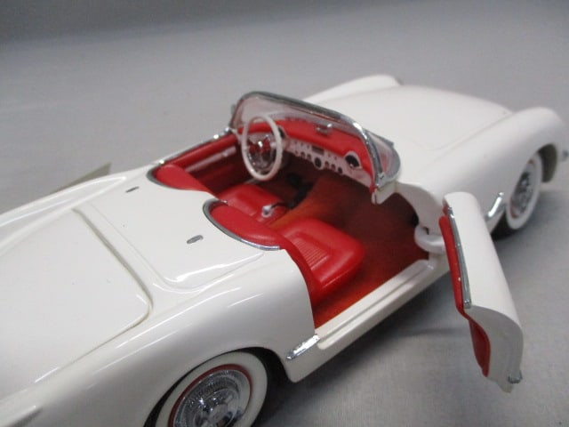 Franklin Mint Chevrolet Corvette Diecast 1:24 Scale - 7